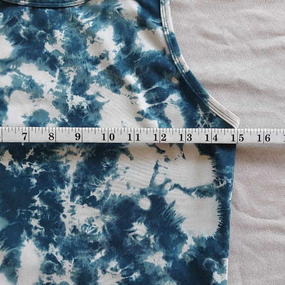 Balance Collection Crop Tank Top Size Large Green White Tie Dye Print, medium - Picture 8 of 9